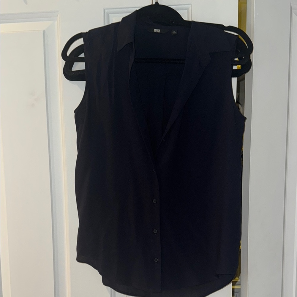 Uniqlo Navy Sleeveless Top Size XS